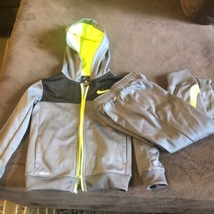 Nike dri-fit two-piece set